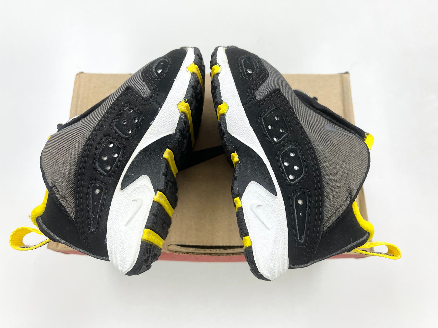 SZ 2.5C.      1999 Baby Nike Sunder Max Maize.