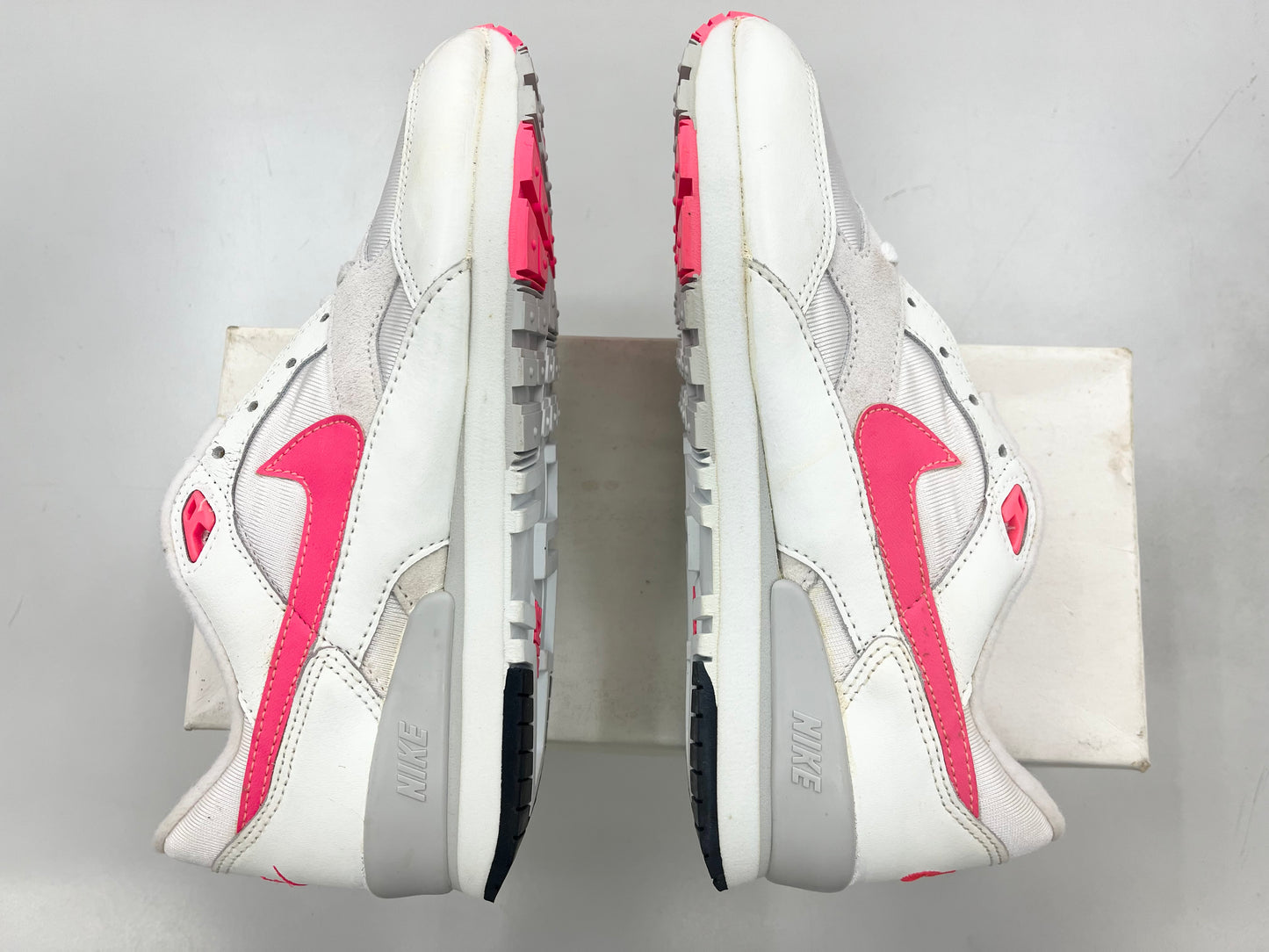 SZ 9 Women/ 7.5 Men.      1991 Women Nike Tech Trainer.