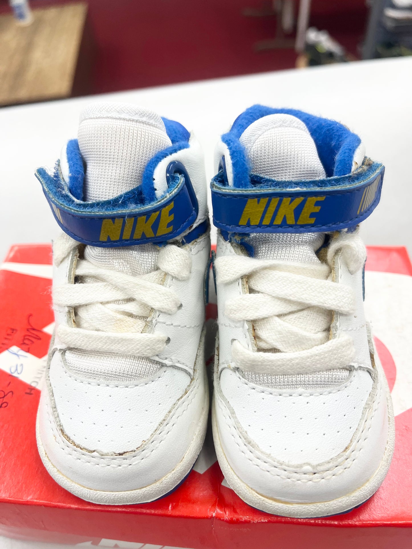 SZ 2C.      1987 Baby Nike Alpha Force.