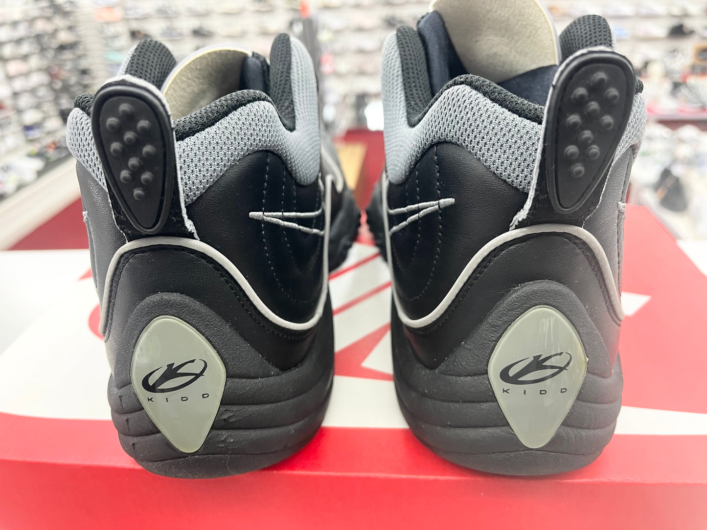 SZ 11 Men Preowned Nike Air Zoom Flight Five B Jason Kidd.