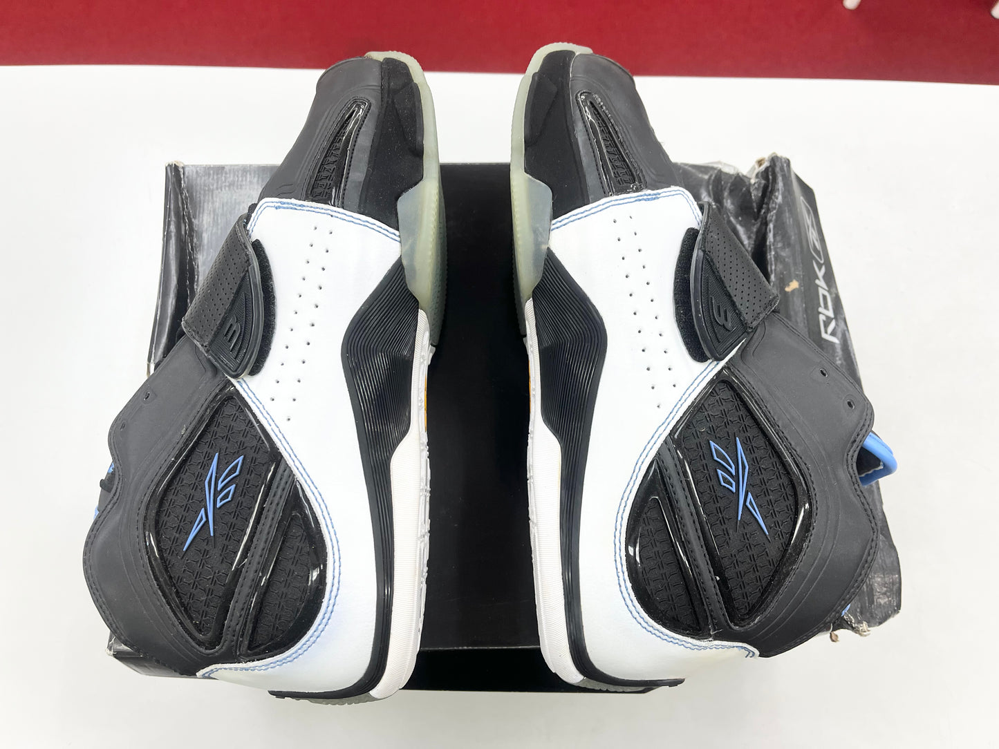 Size 11 Men.      2007 Reebok Answer XI.