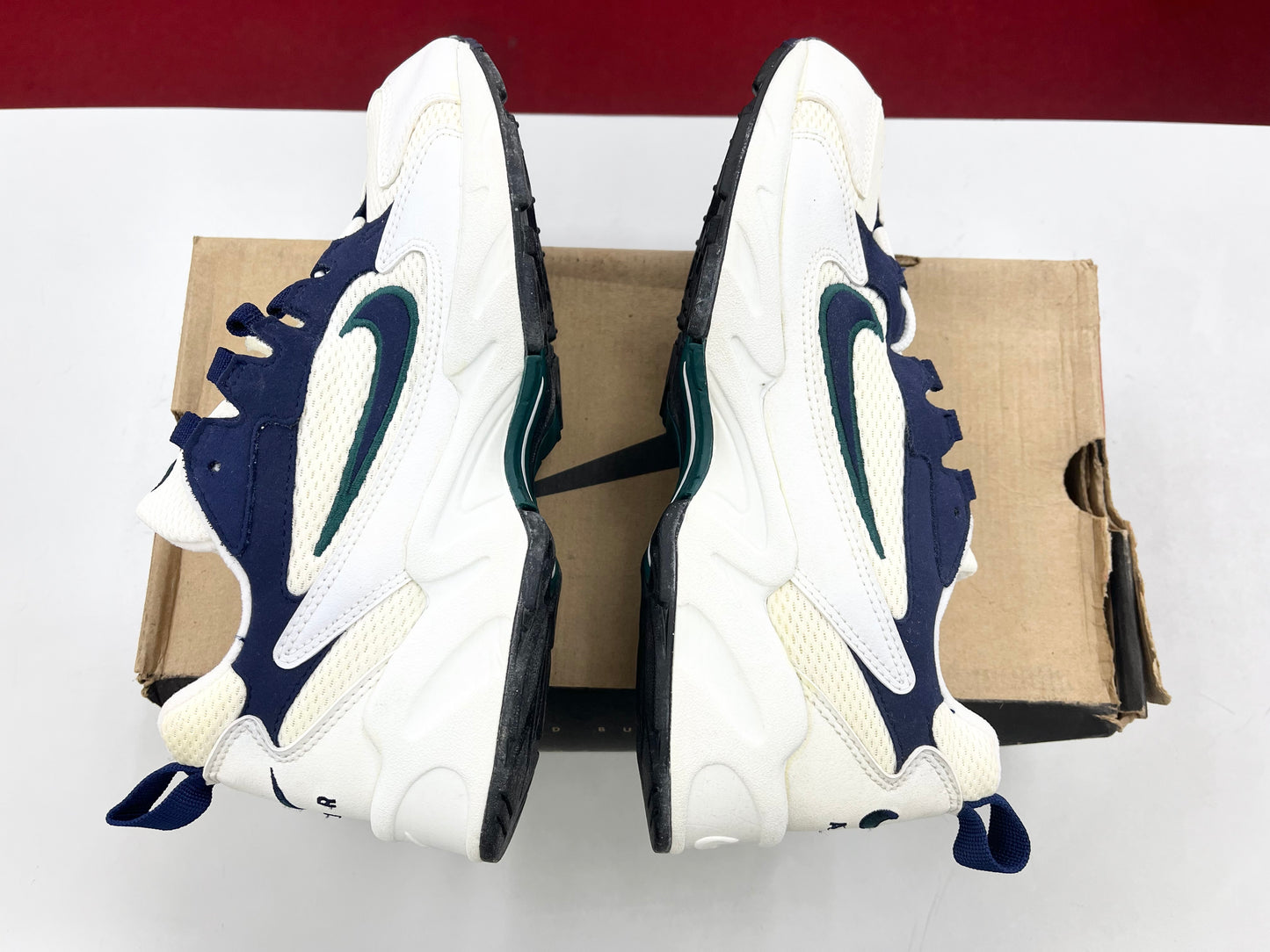 SZ 9 Men.     1996 Nike Air Contrail White Teal.