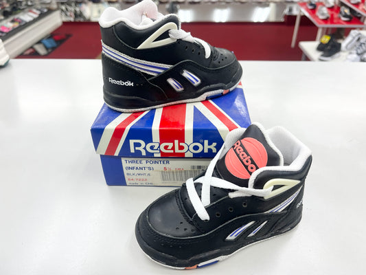 SZ 5.5C.      90’s Baby Reebok Pump Three Pointer.