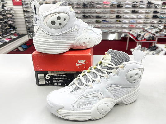 SZ 6.5 Men.      1995 Nike air flight one Penny.