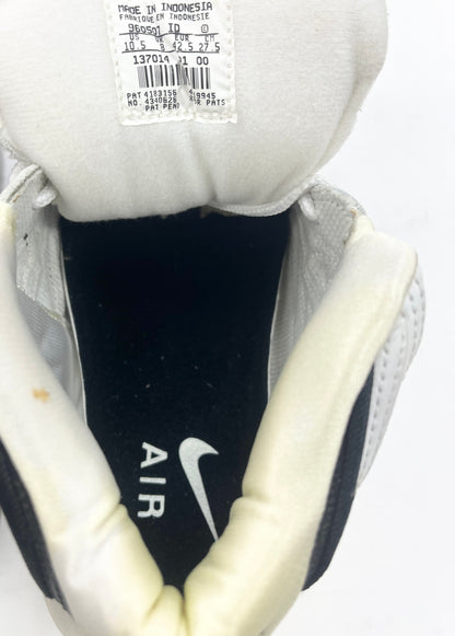 SZ 10.5 Men.    1996 Nike Air Flight White/Black.