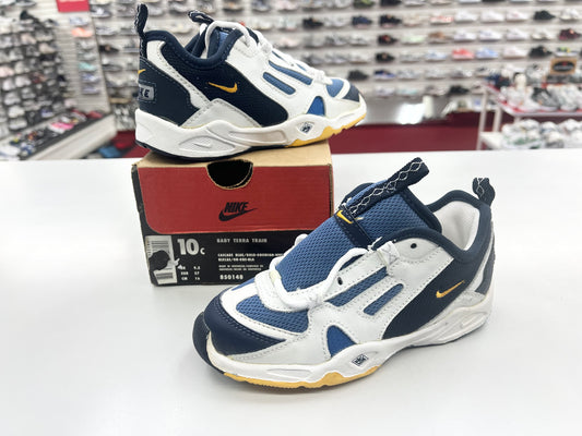 SZ 10C.     1998 Baby Nike Terra Train.