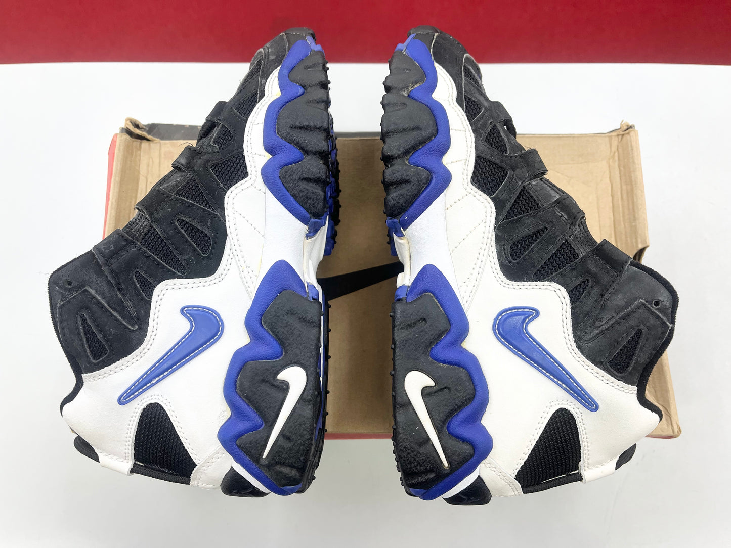 SZ 9.5 Men.     1996 Nike Air Slant Mid.