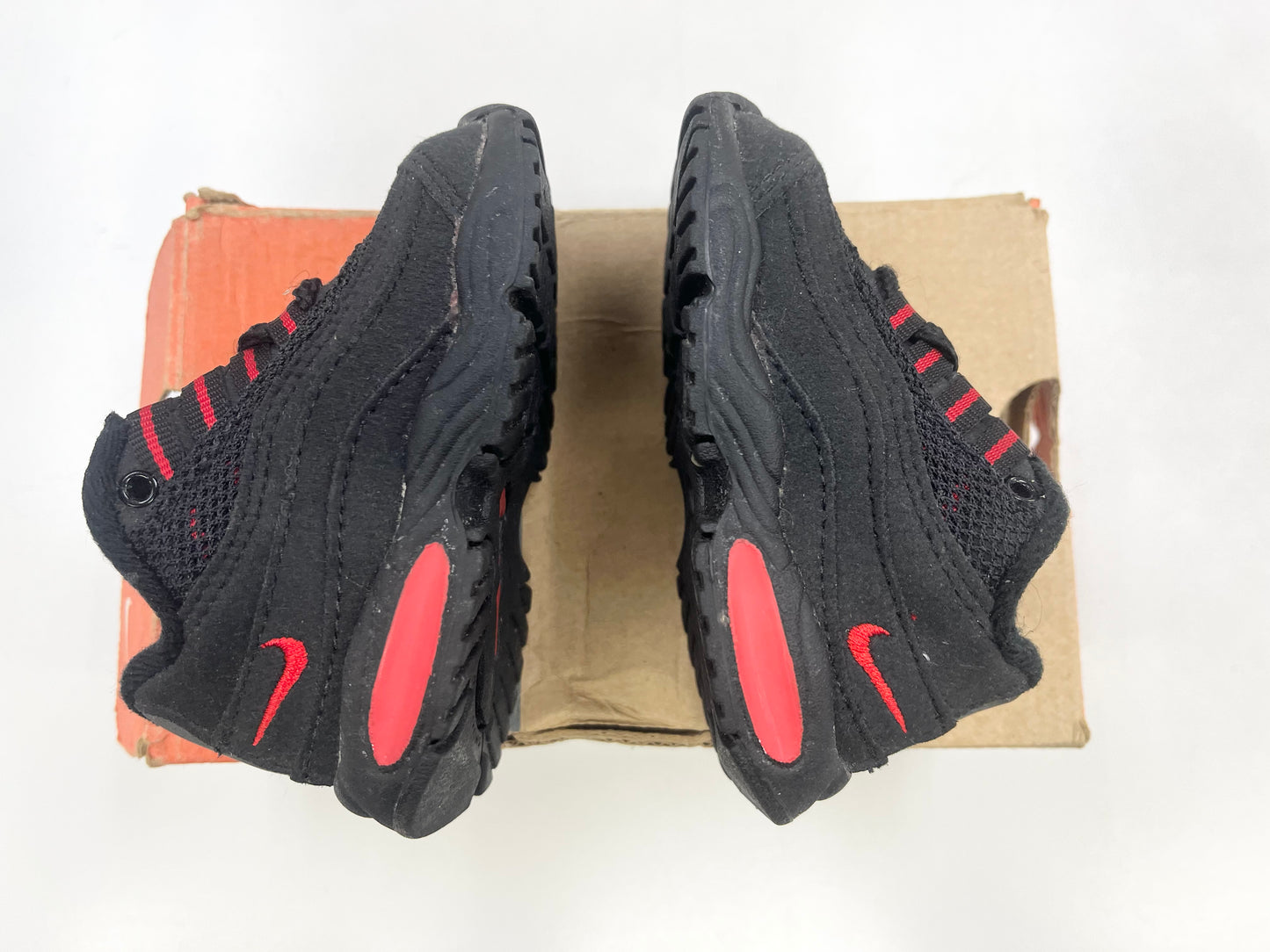 SZ 3C.     2000 Baby Nike Air Max 95 Comet.