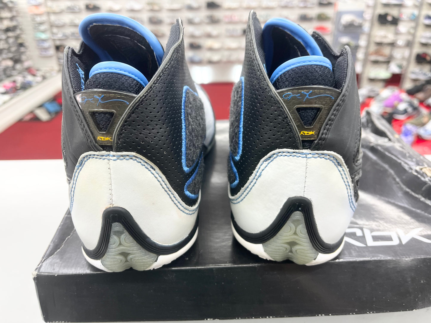 Size 11 Men.      2007 Reebok Answer XI.