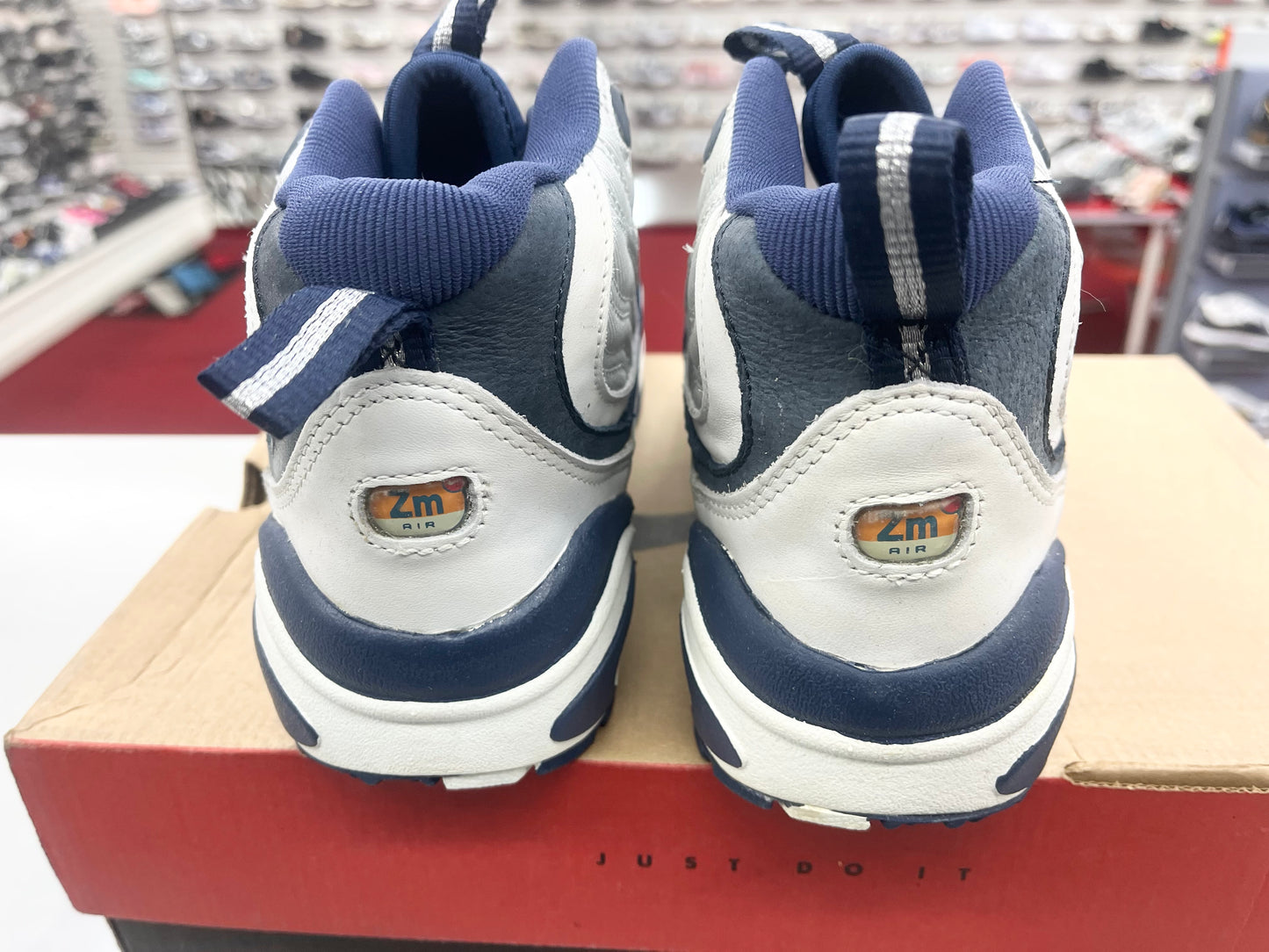 SZ 10 Men.     1998 Nike Air Speed Flash Deion Sanders.