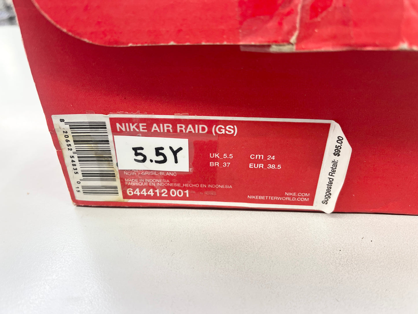 SZ 5.5Y.      2013 Kid Nike Air Raid GS Red.