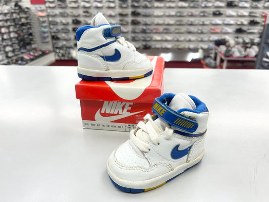 SZ 2C.      1987 Baby Nike Alpha Force.