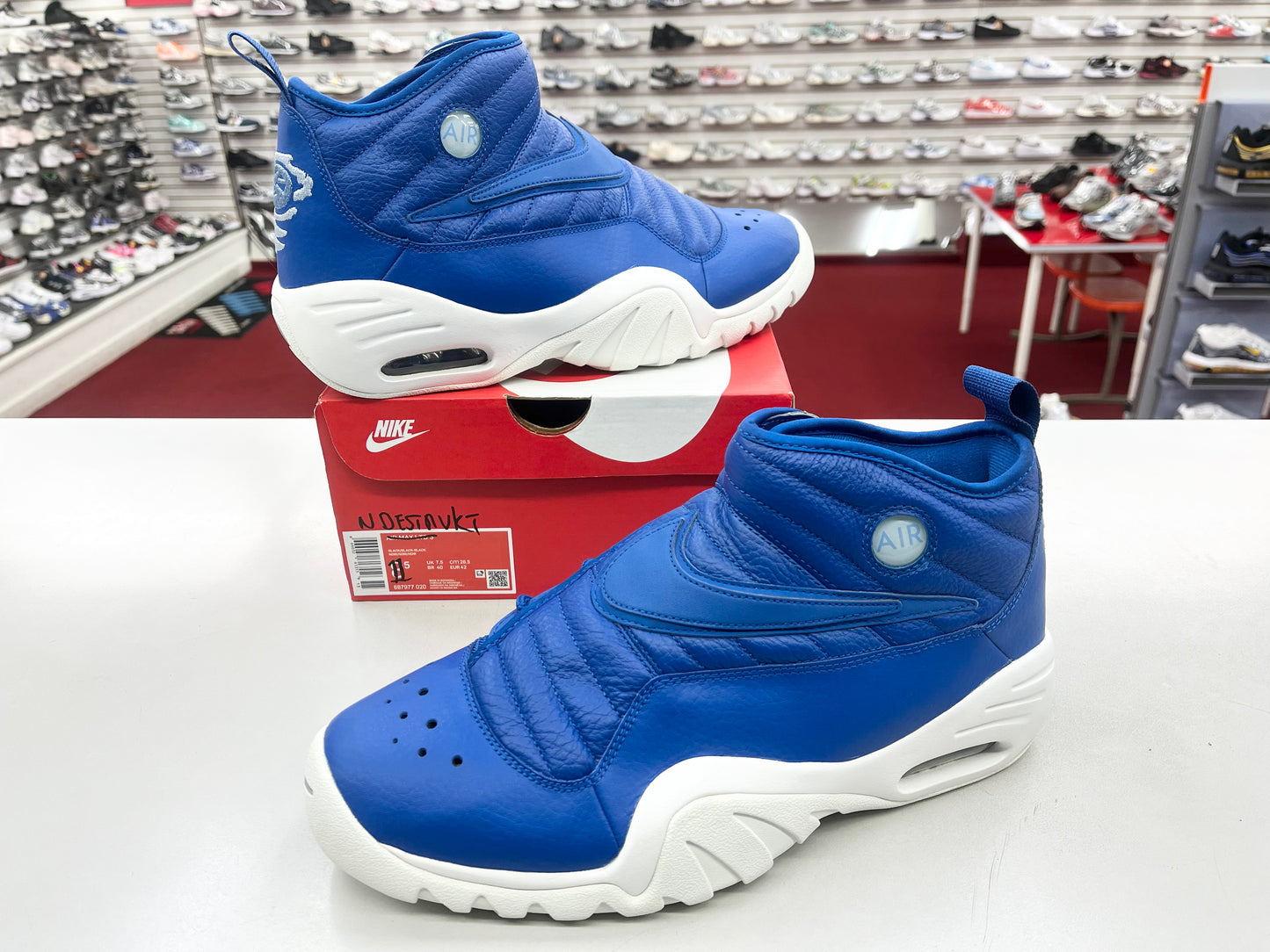 SZ 11 Men.     2017 Nike Air Shake N’Destrukt Rodman.