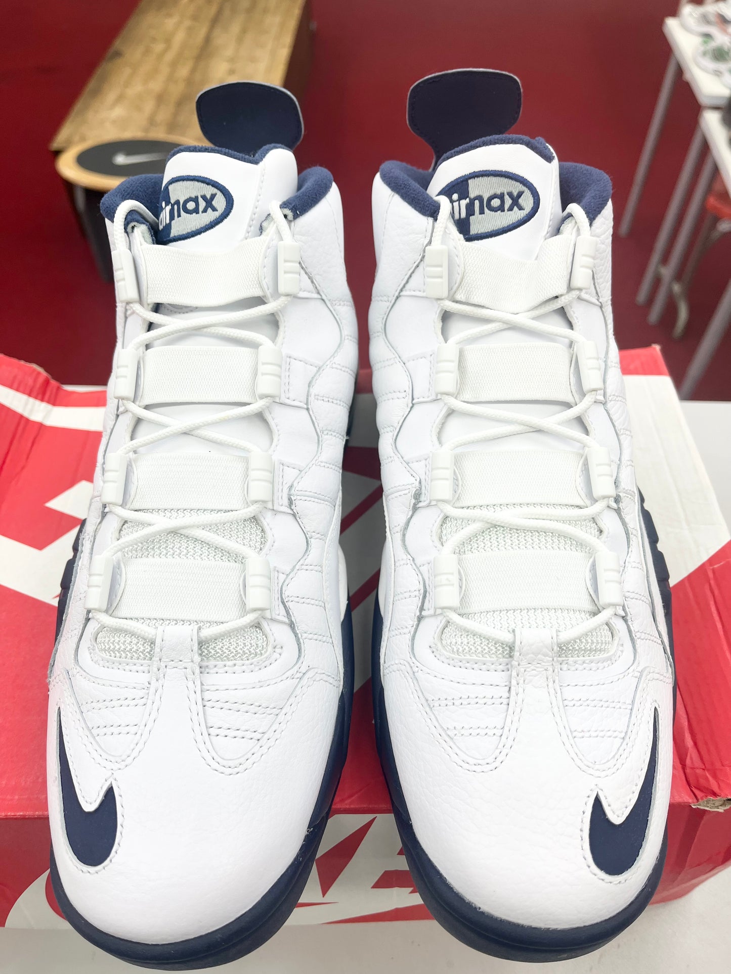 SZ 13 Men.      2015 Nike Air Max Sensation Chris Webber.