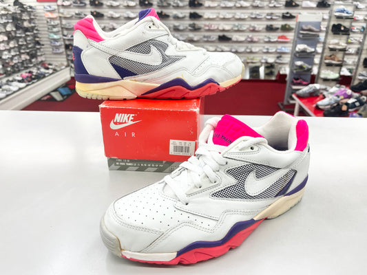 SZ 9.5 Men.      1991 Nike Air Trainer Low IV.  White/Infrareds.