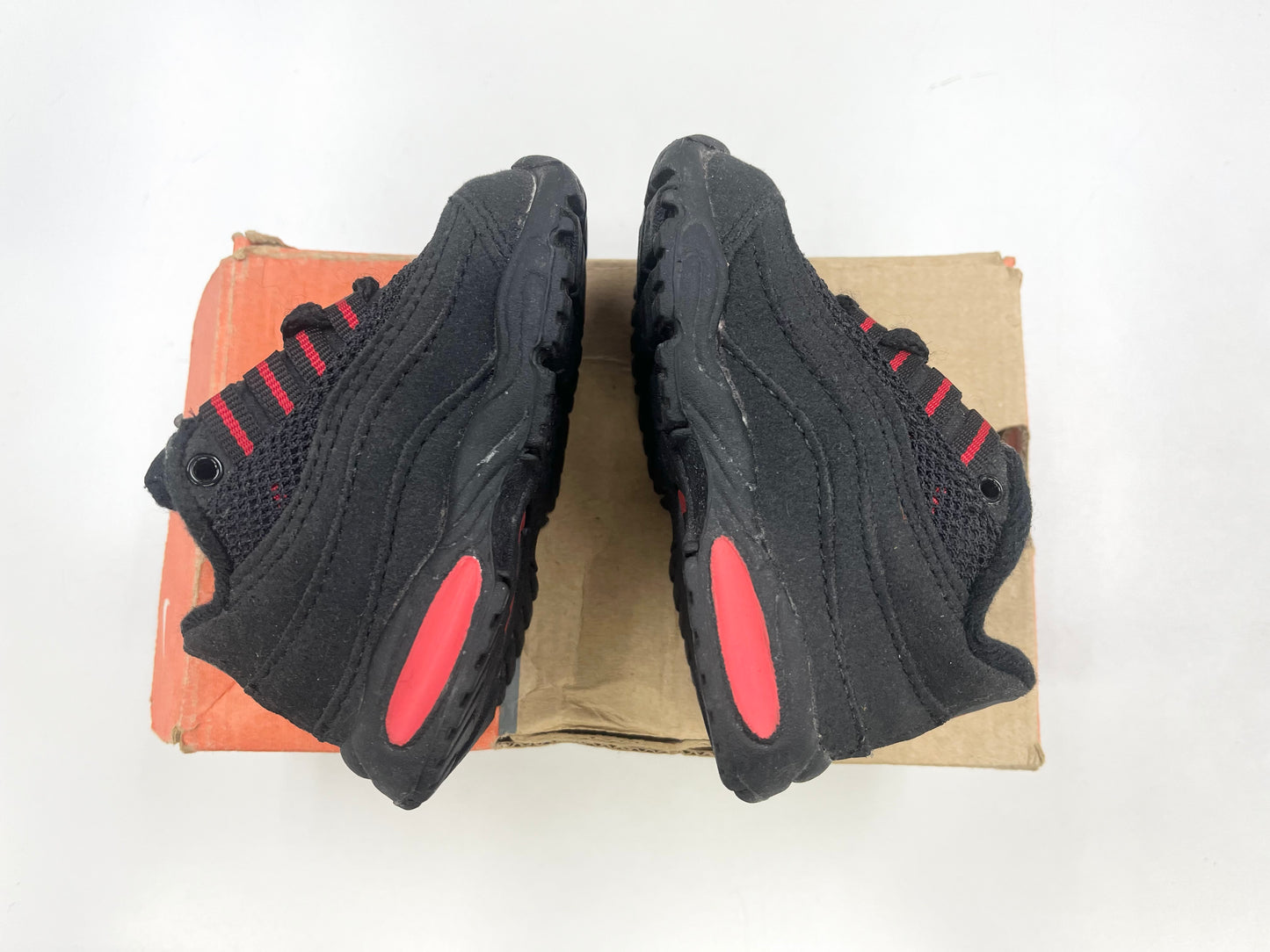 SZ 3C.     2000 Baby Nike Air Max 95 Comet.