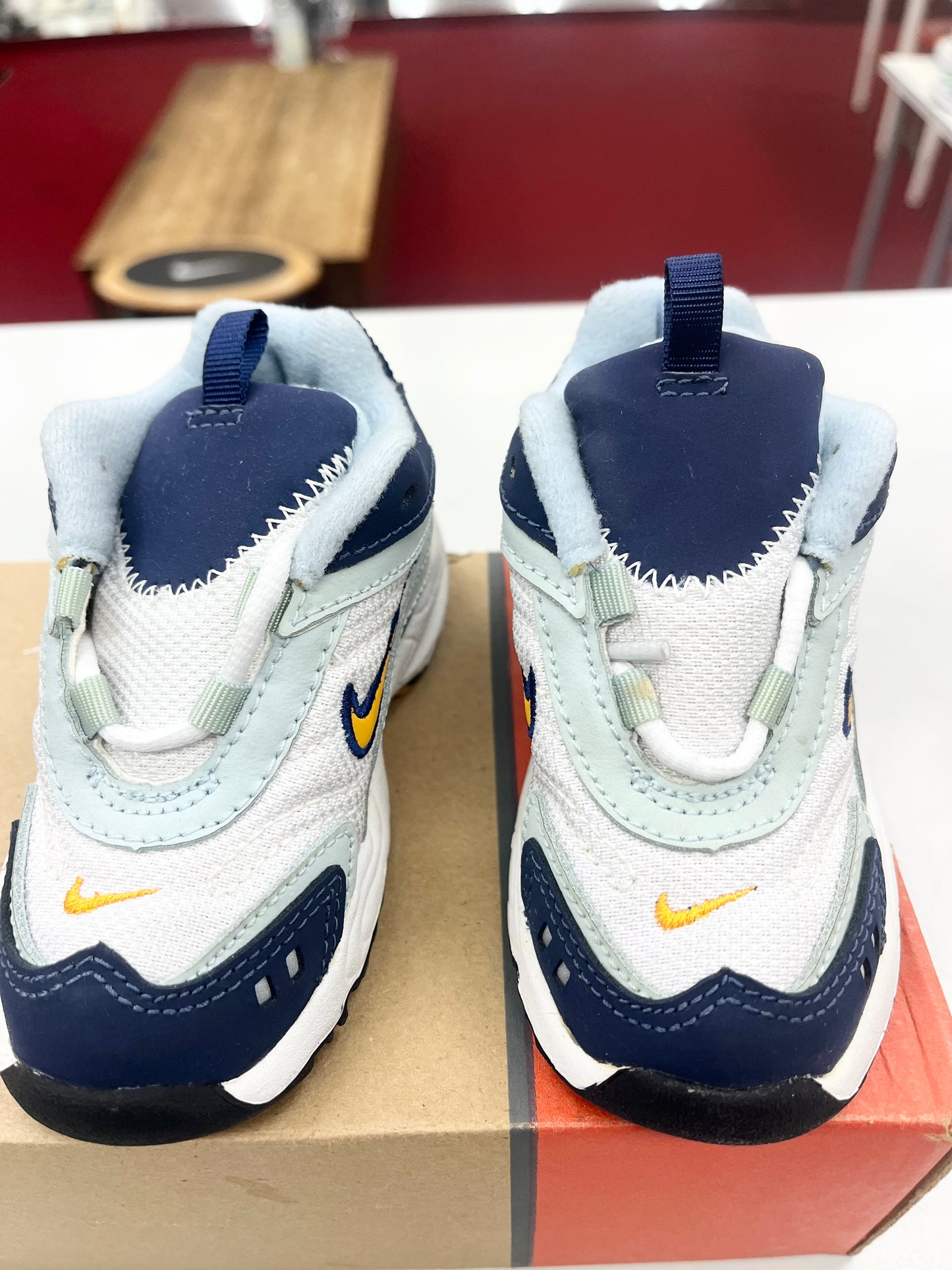 SZ 6C.       1999 Baby Nike Imara.