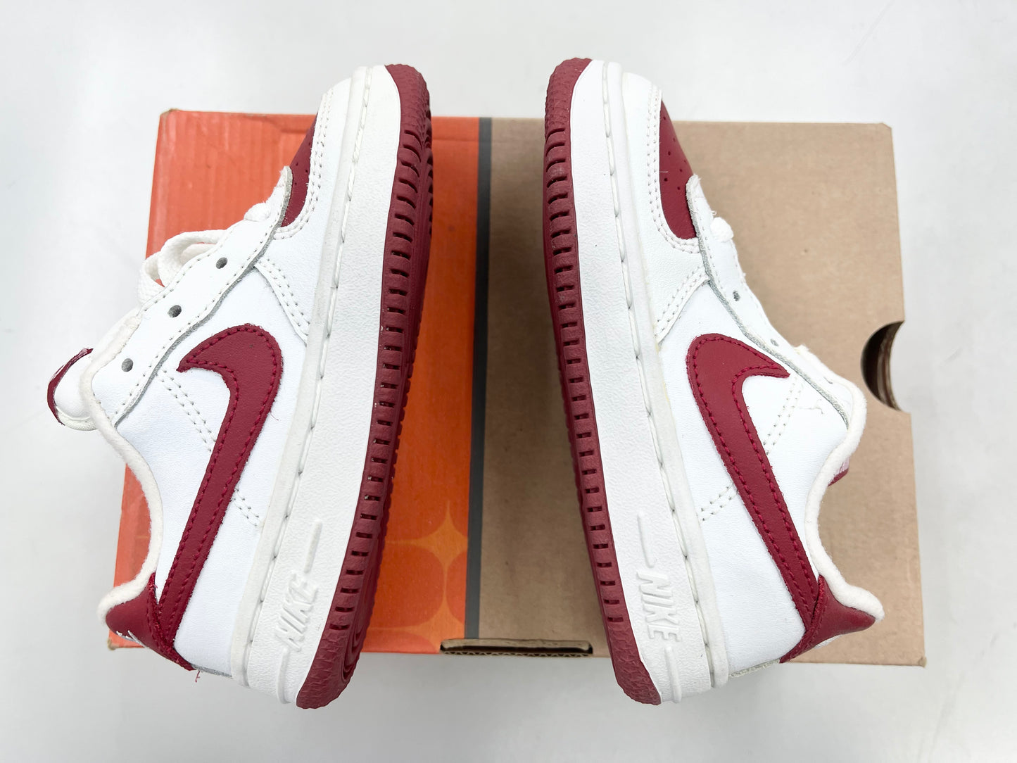 SZ 8C.     2003 Baby Nike AF1 low White/Red.