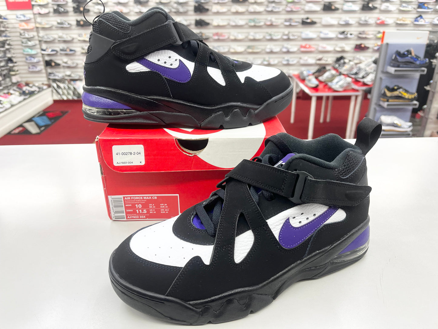 SZ 10 Men.     2019 Nike Air Force Charles Barkley.