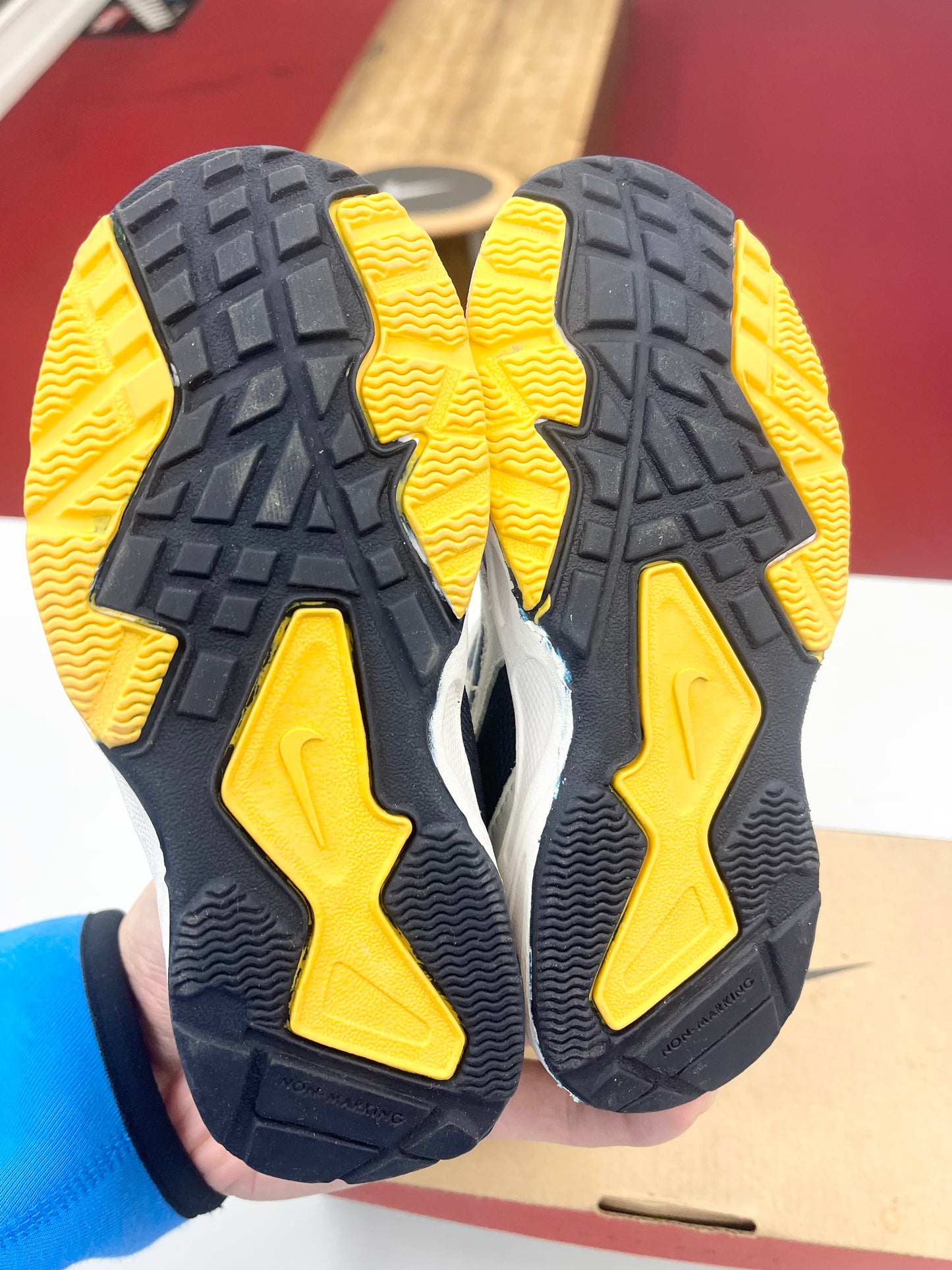 SZ 10C.     1998 Baby Nike Terra Train.