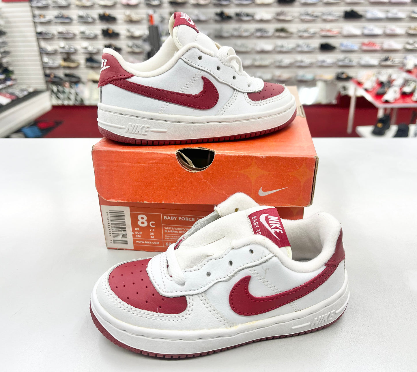 SZ 8C.     2003 Baby Nike AF1 low White/Red.