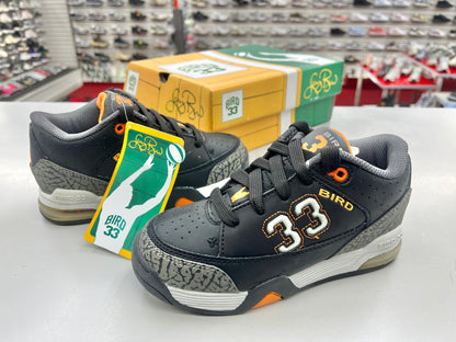 SZ: 13C    2008 Kids Sketchers Larry Bird Defense shoes.