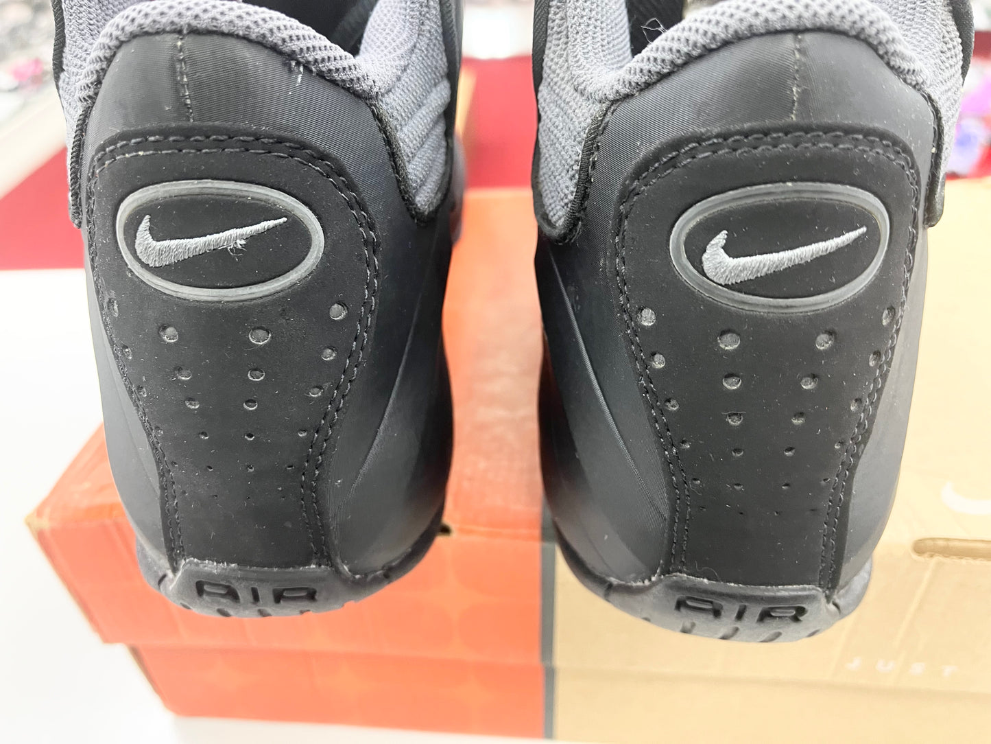SZ 8.5 men.     2001 Nike Air Podposite Black.