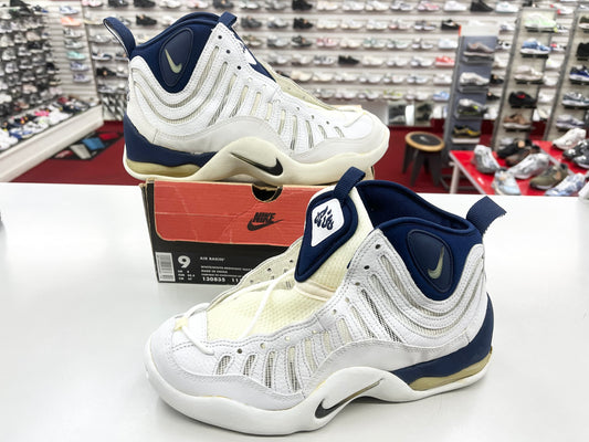 SZ 9 Men.      1997 Nike Air Bakin Midnight Navy.