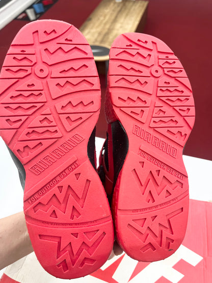 SZ 5.5Y.      2013 Kid Nike Air Raid GS Red.