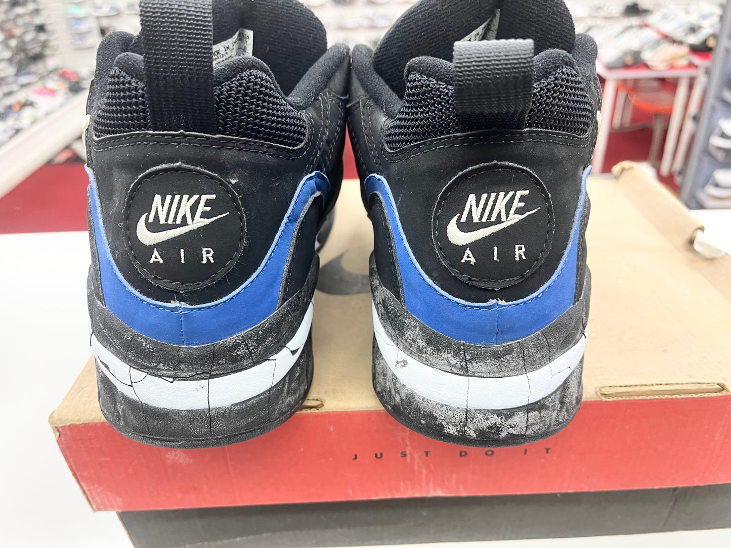 SZ 9 Men.     1995 Nike Tenacity Plus Black Royal.