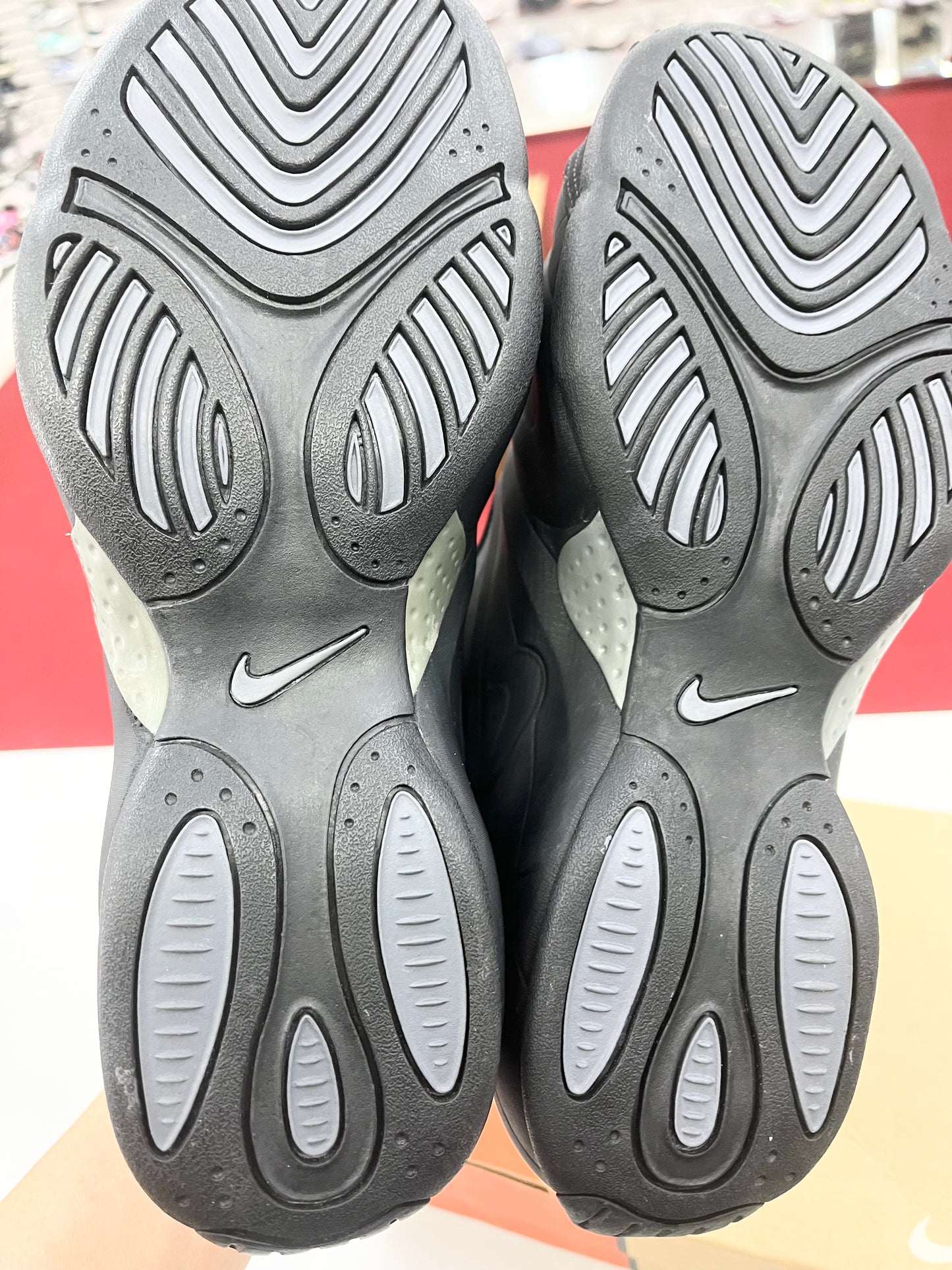 SZ 8.5 men.     2001 Nike Air Podposite Black.