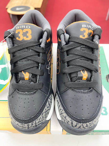 SZ: 13C    2008 Kids Sketchers Larry Bird Defense shoes.