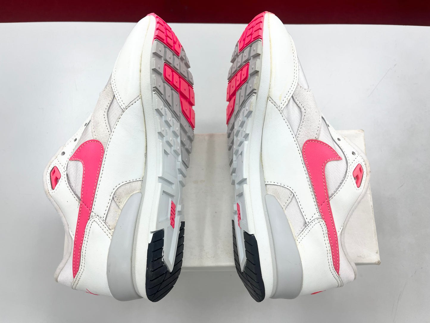 SZ 9 Women/ 7.5 Men.      1991 Women Nike Tech Trainer.