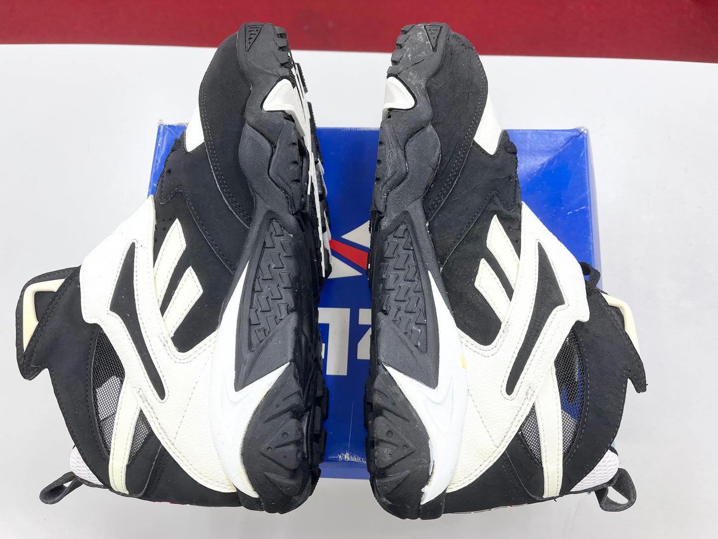 SZ 9 Men.   Reebok Arsenal Mid Big Hurt Frank Thomas.