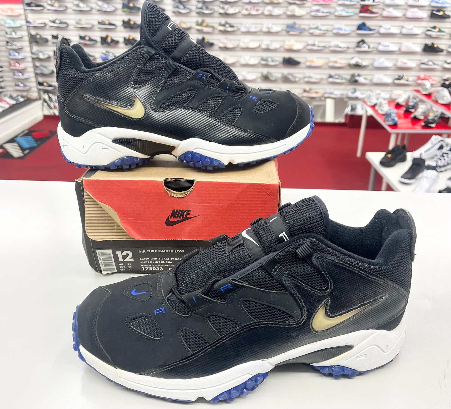 SZ 12 Men.      1996 Nike Air Turf Raider Low Royal.