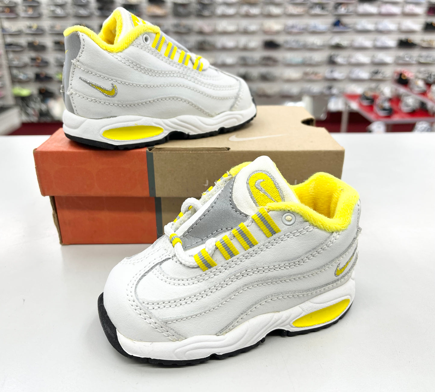 Sz 4.5C.     2000 Baby Nike Air Max 95 Vibrant Yellow.