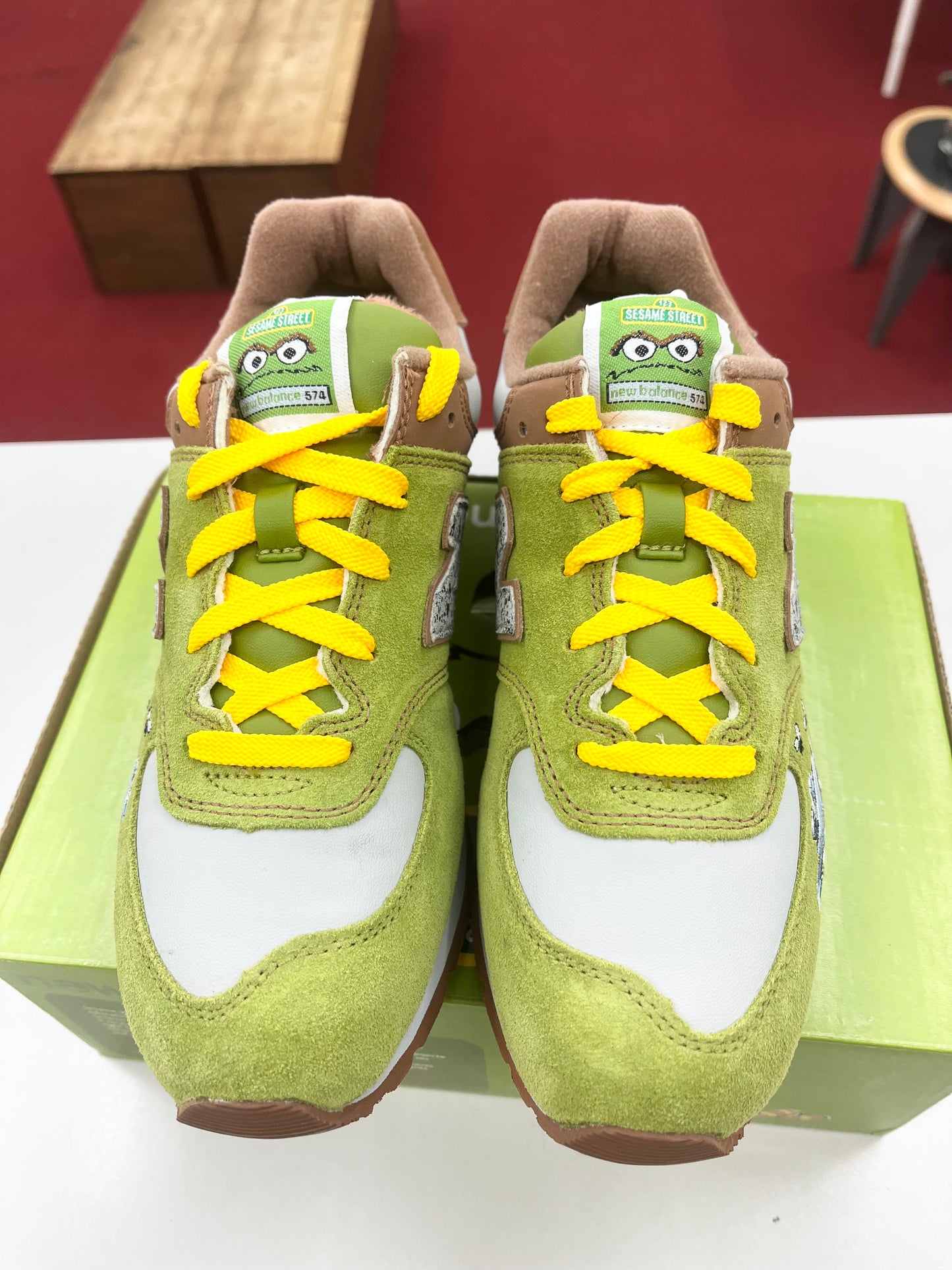 Kids New Balance 574 x Sesame Street Oscar the crouch.