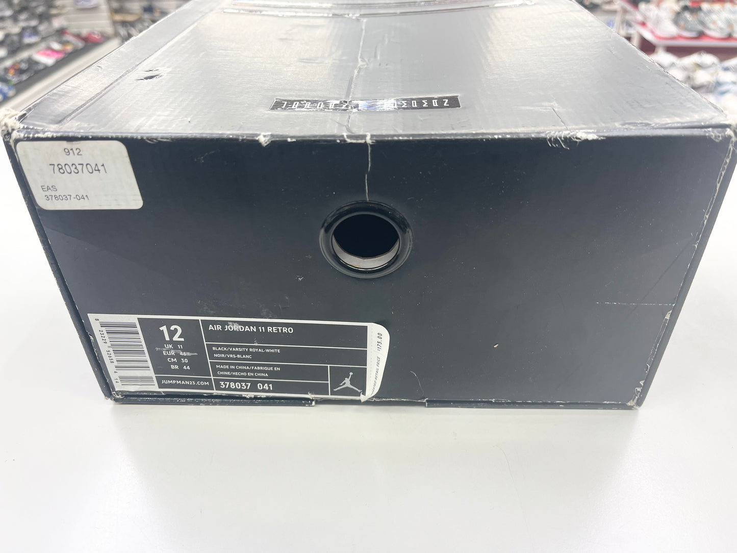 SZ 12 Men.  2009 Jordan XI Space Jam.