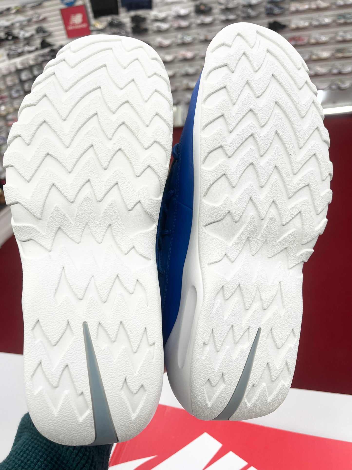 SZ 11 Men.     2017 Nike Air Shake N’Destrukt Rodman.