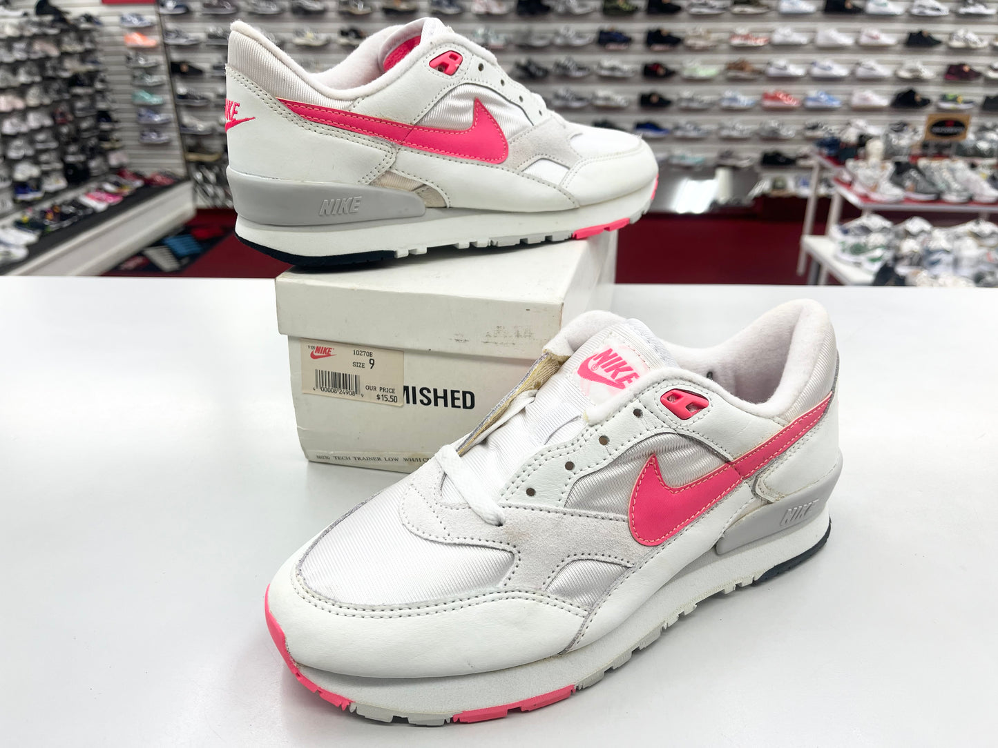 SZ 9 Women/ 7.5 Men.      1991 Women Nike Tech Trainer.