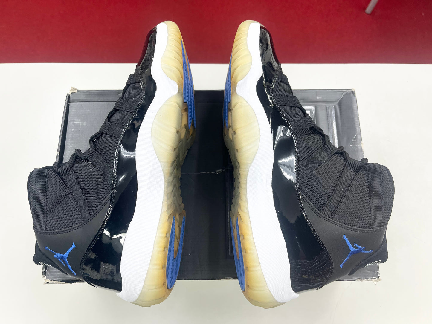 SZ 12 Men.  2009 Jordan XI Space Jam.