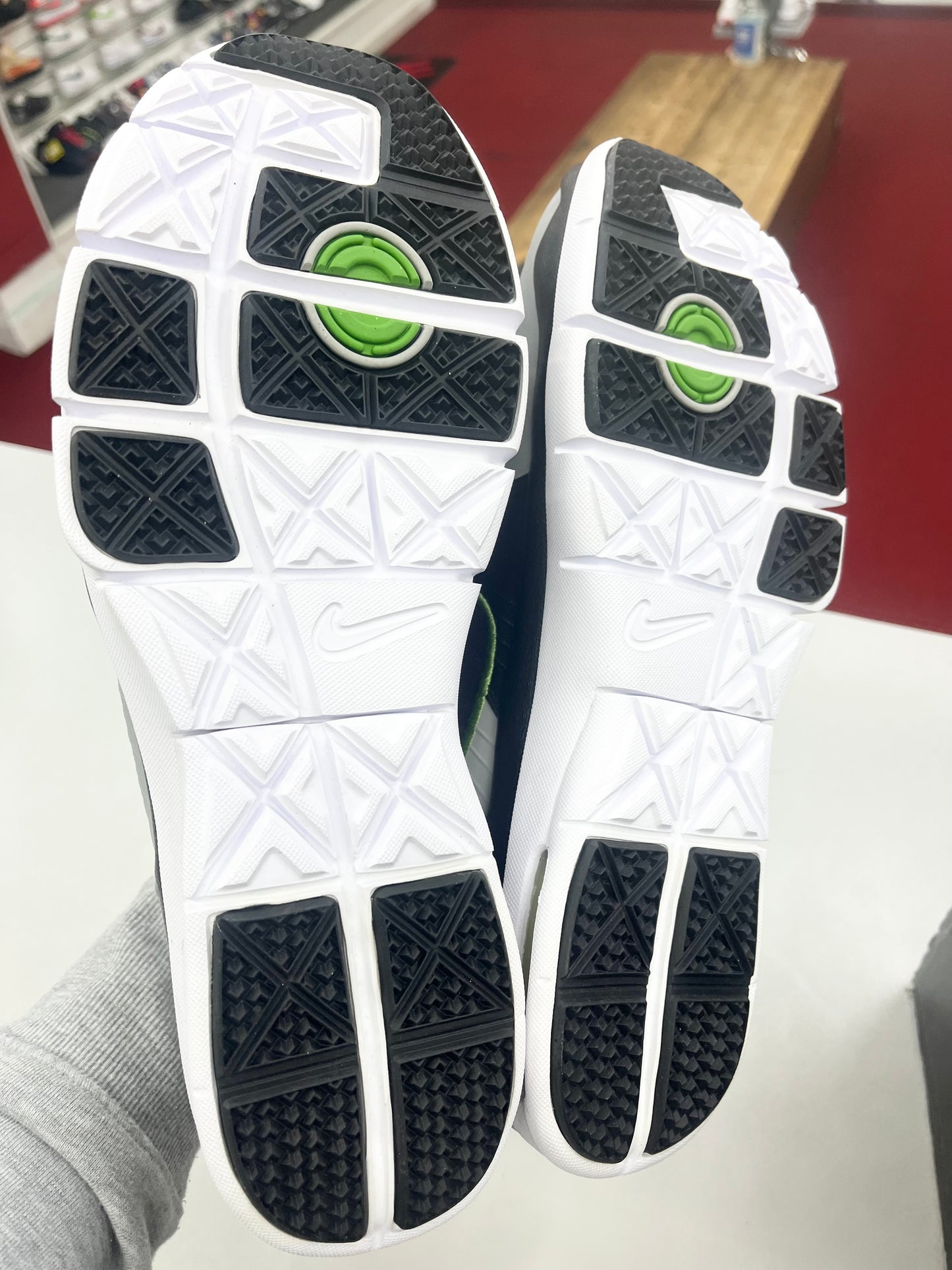 SZ 12.5 Men.     2009 Nike Trainer 1 Legacy Pack.