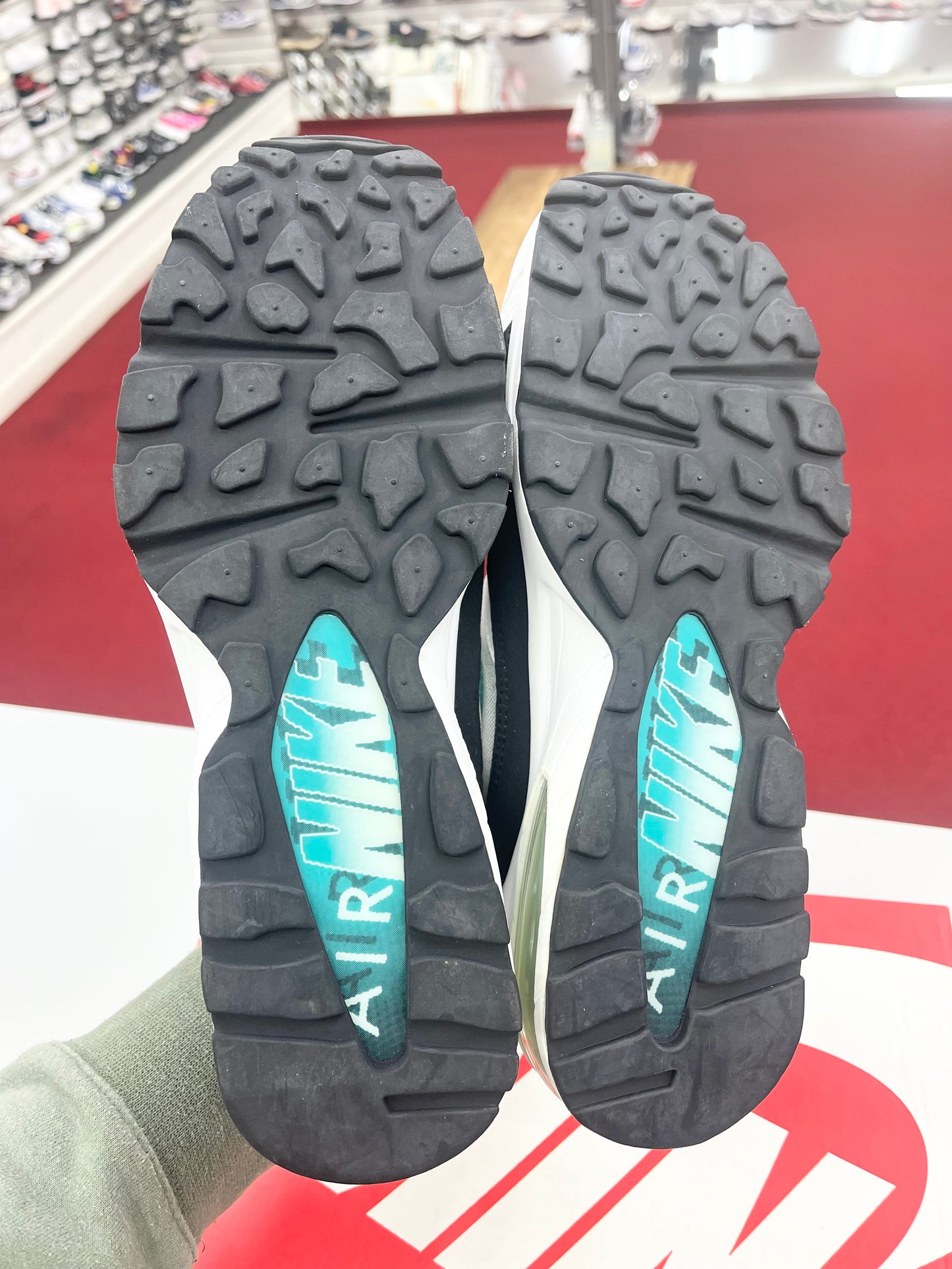 SZ 10 Men.     2017 Nike Air Max 93 Dusty Cactus.