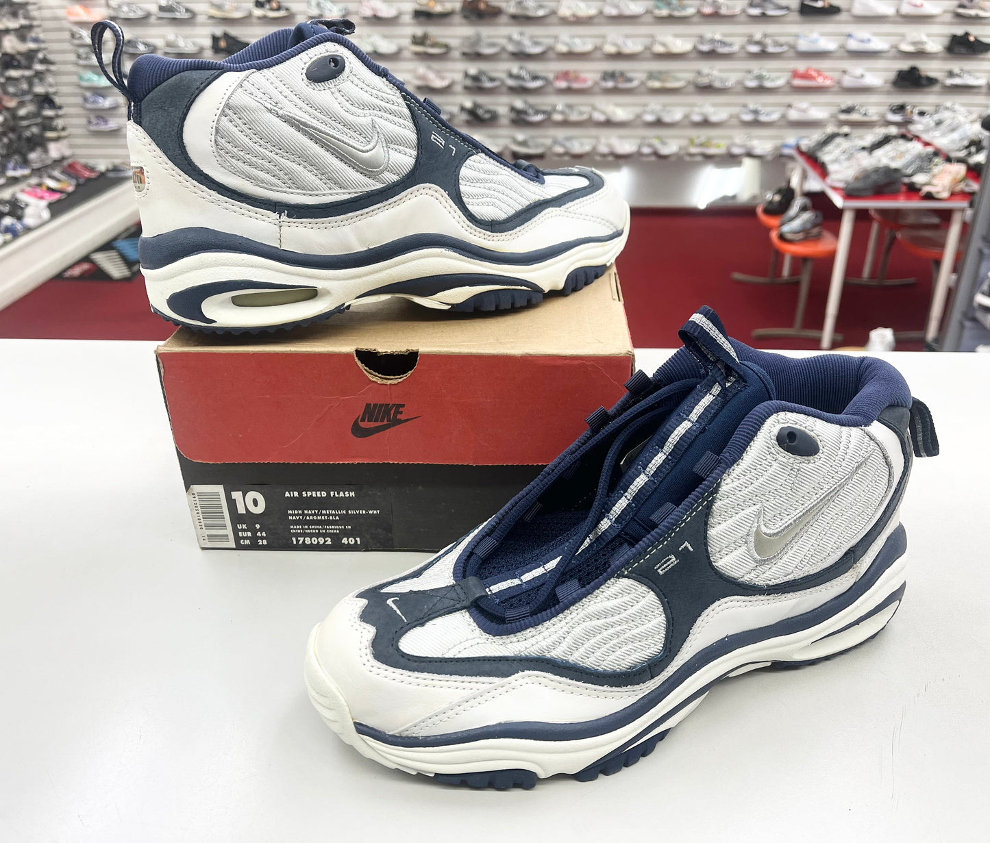 SZ 10 Men.     1998 Nike Air Speed Flash Deion Sanders.