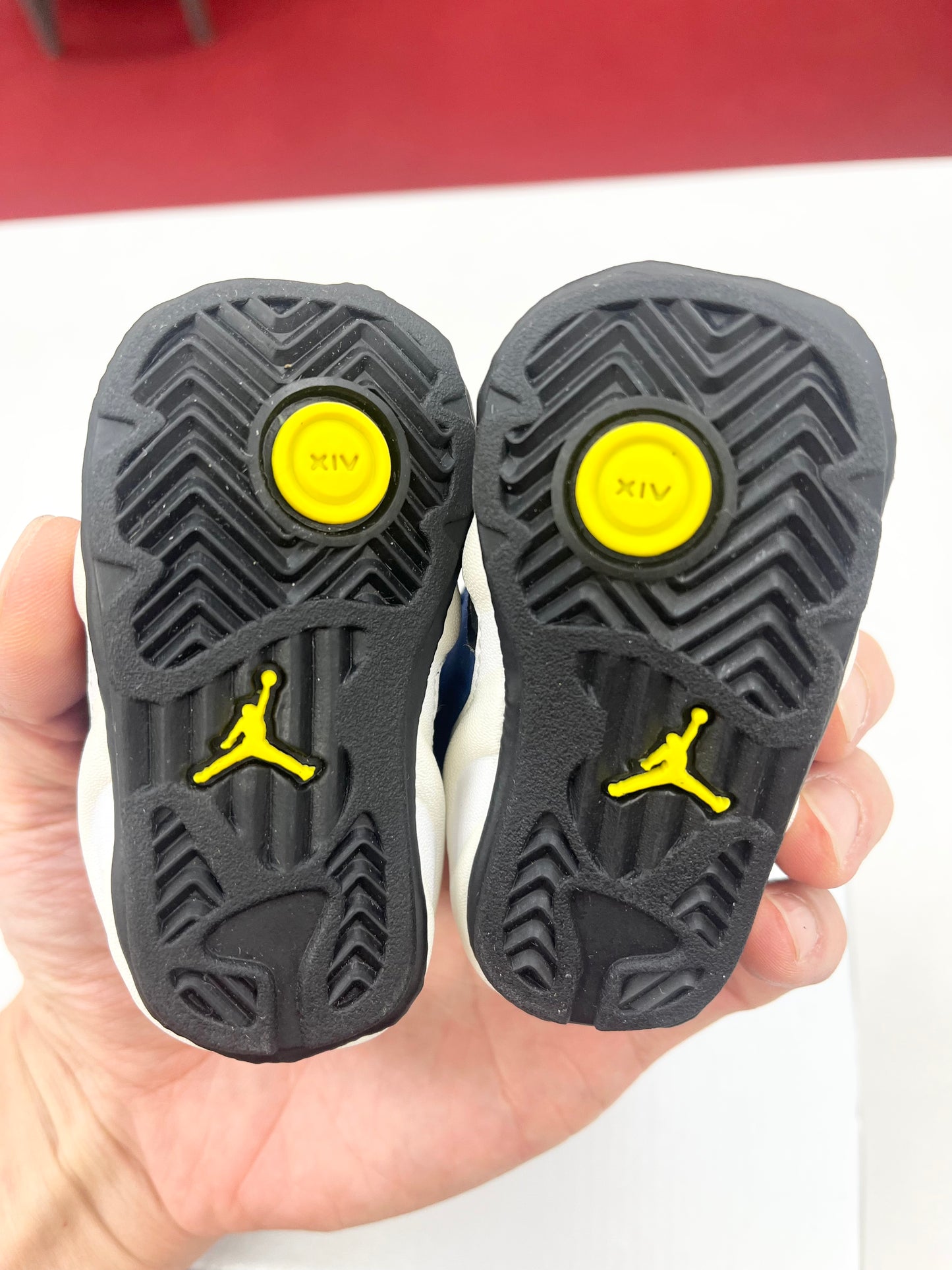 SZ 0C.      1999 Baby Jordan XIV Laney.