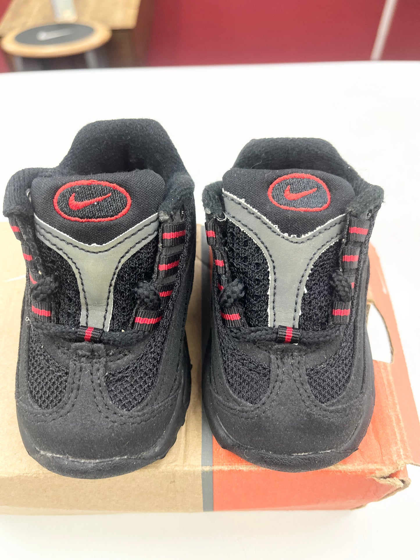 SZ 3C.     2000 Baby Nike Air Max 95 Comet.