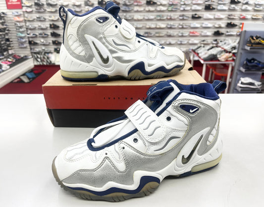 1997 Nike Diamond Turf 5 Deion Sanders.