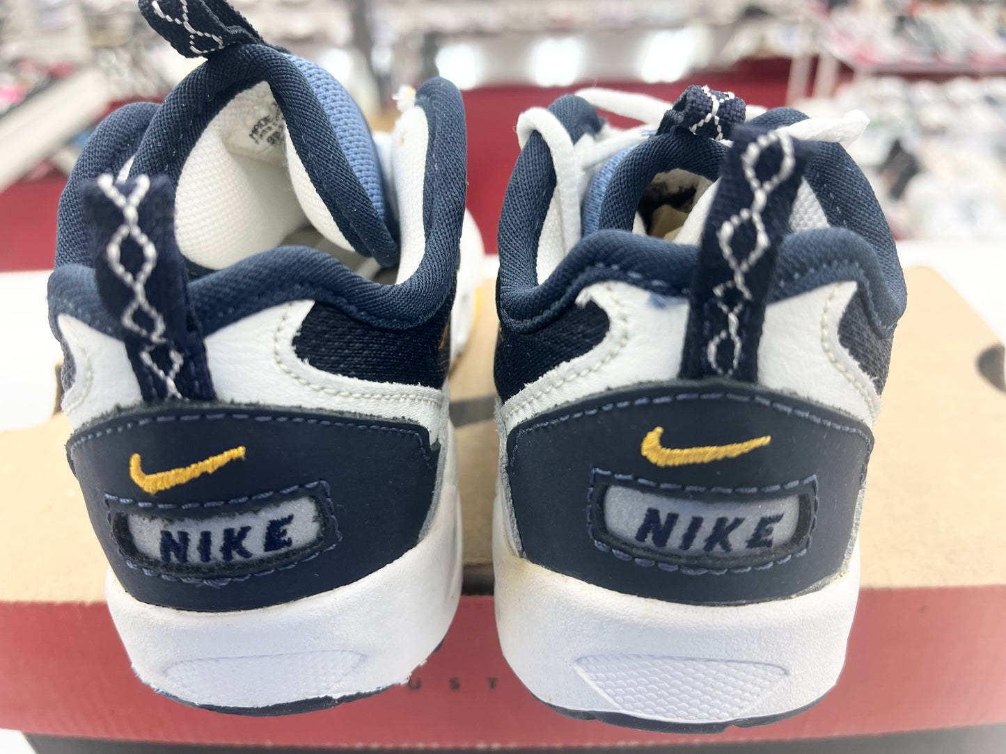 SZ 10C.     1998 Baby Nike Terra Train.