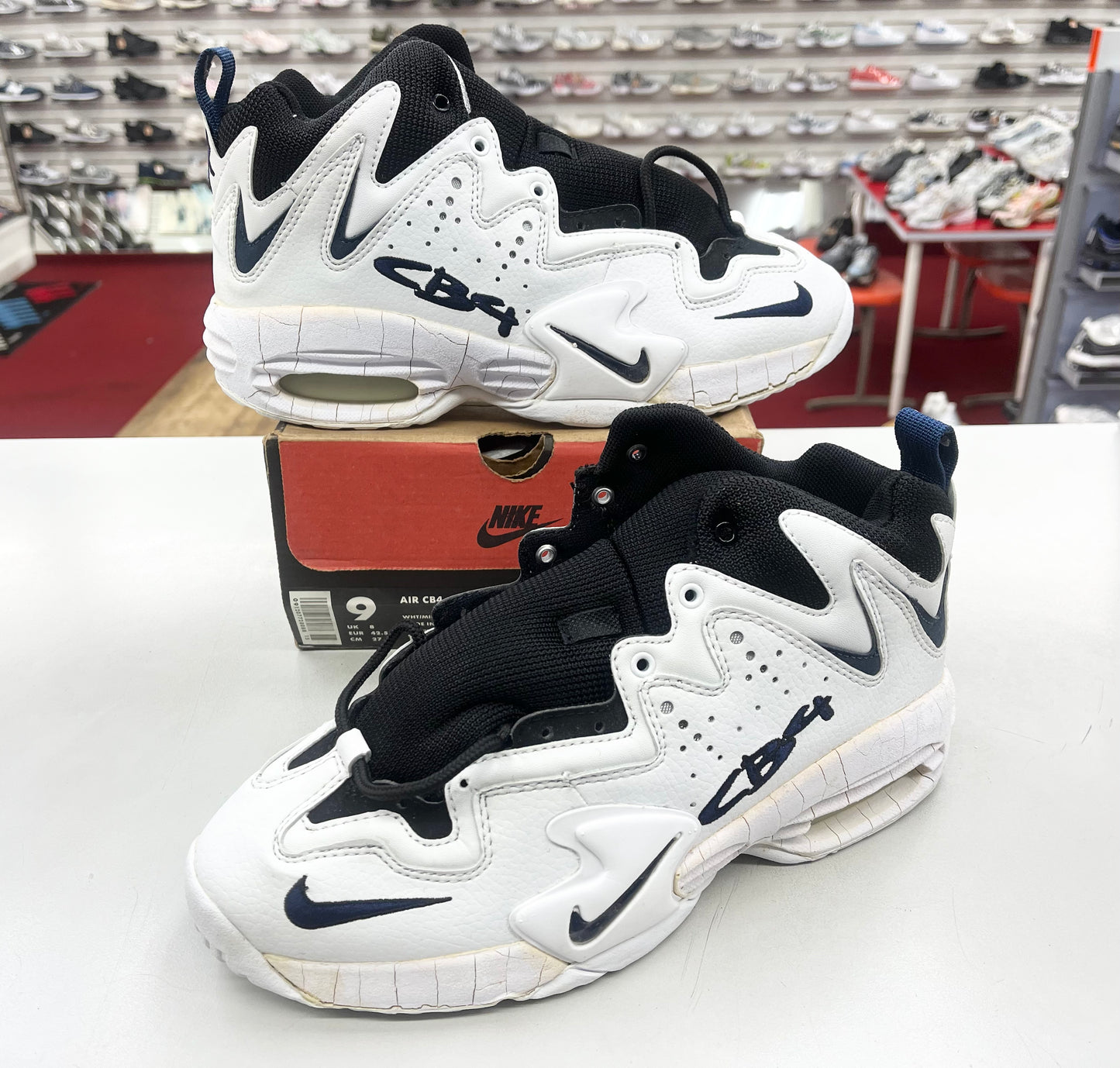 SZ 9 Men.       1996 Nike Air Charles Barkley 4.