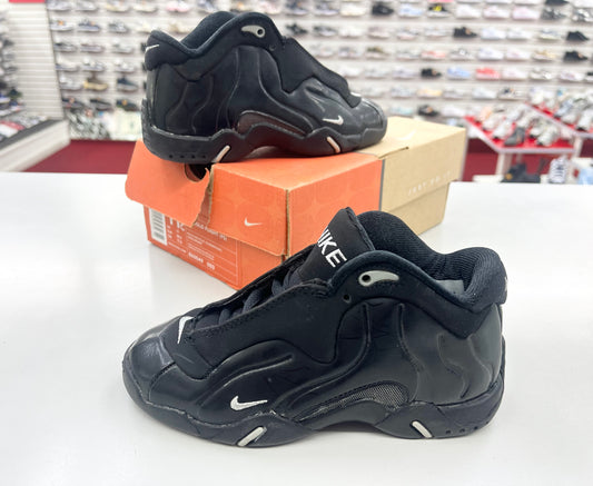 SZ: 11.5C.     2001 Kids Nike Solo Flight.